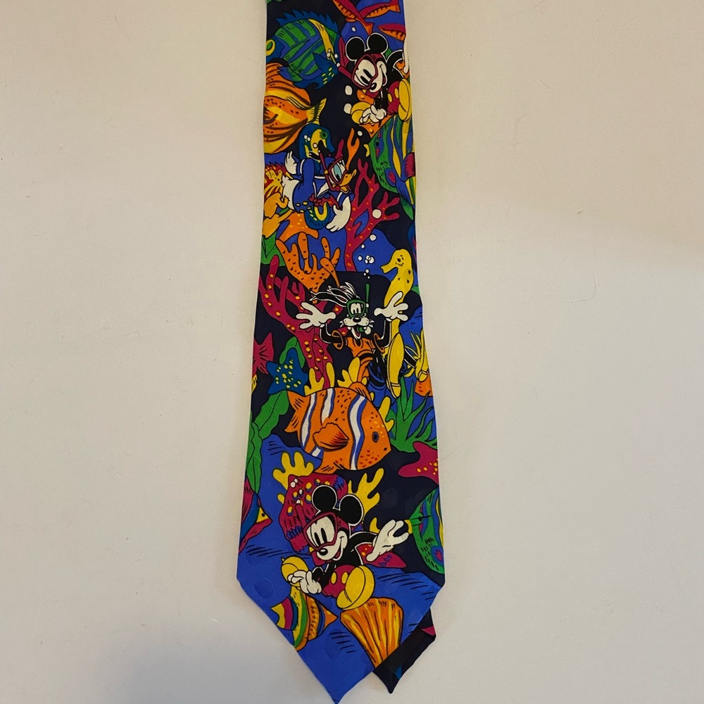 Mickey,Inc Men's Necktie 100% Silk Mickey & Goofy snorkeling, 58"X 3 3/4”